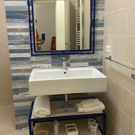 Viamazzini24-suite Apartman